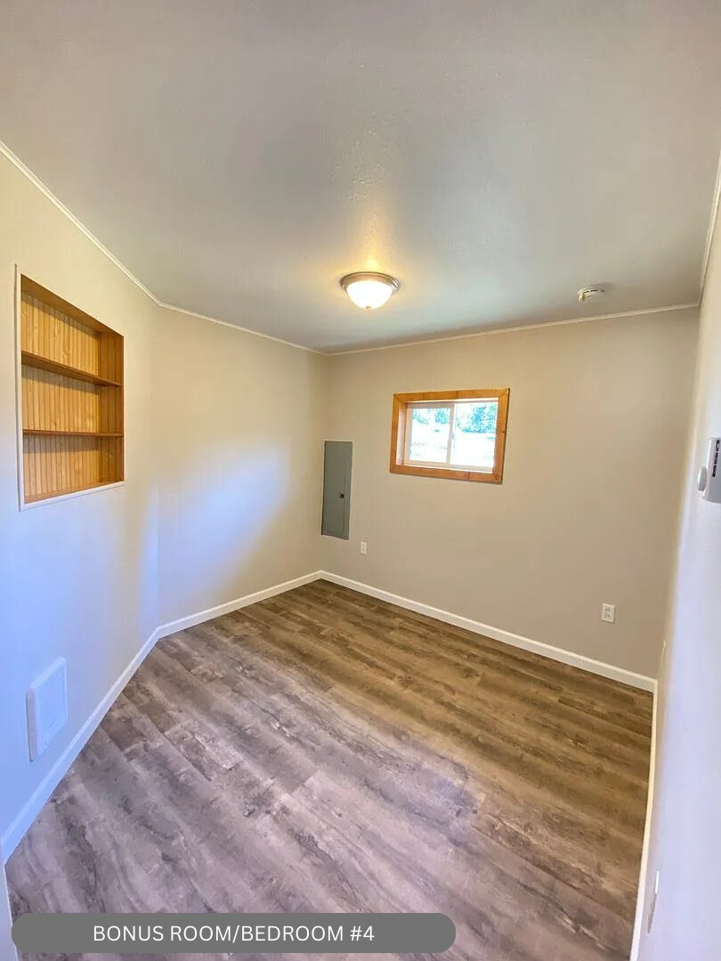 Building Photo - 10711 S Sprague St