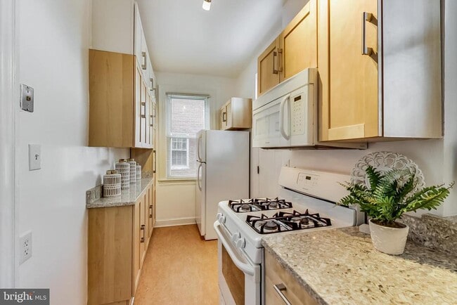 Building Photo - 6203 8th St NW