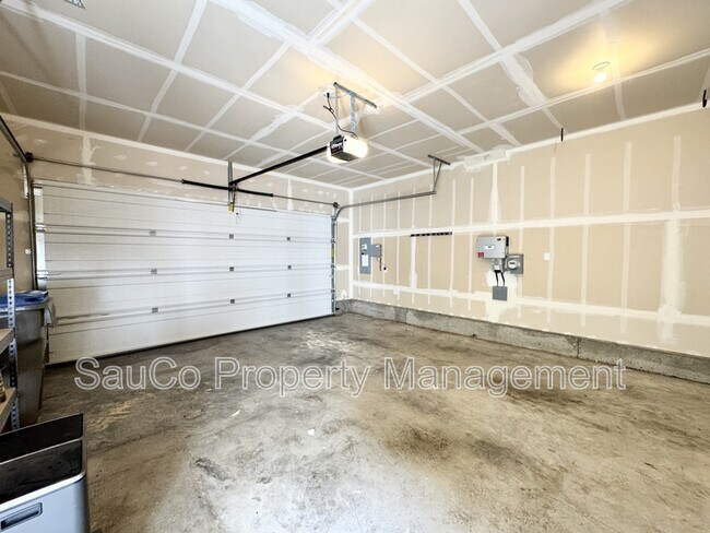 Building Photo - 16847 SW Tempest Way