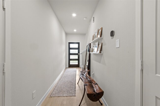 Building Photo - 123 Alset Dr
