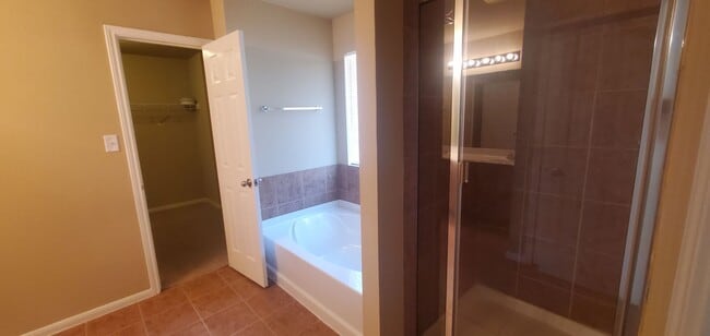 Building Photo - 249 Nomad Ln