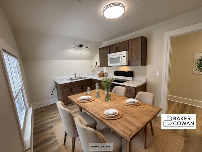 Building Photo - 428 Ideal St