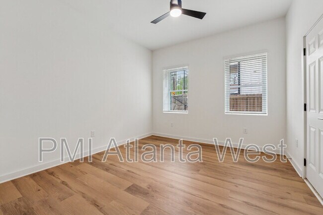 Building Photo - 750 Cascade Pl SW