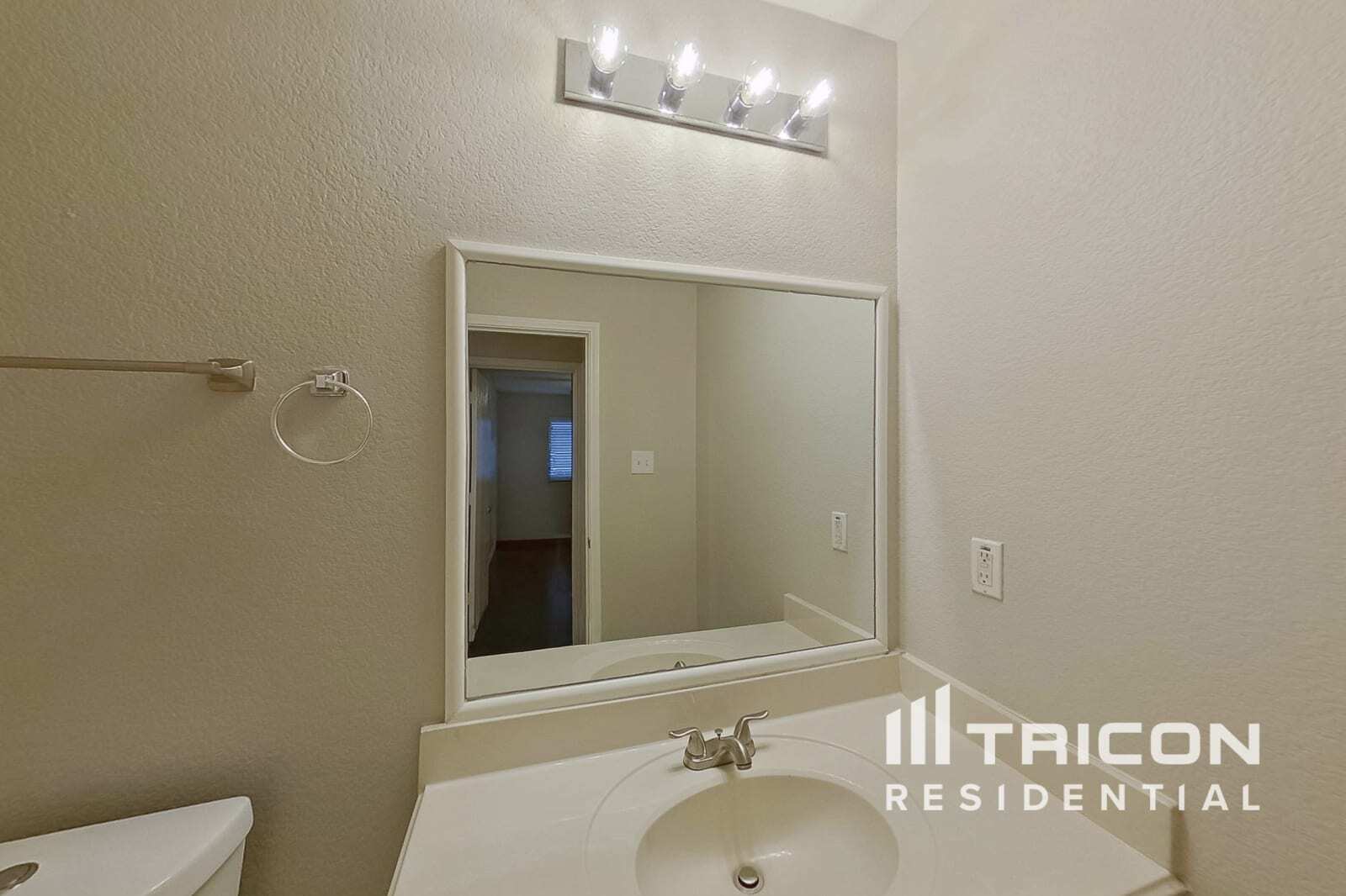 Building Photo - 3018 High Gate Dr