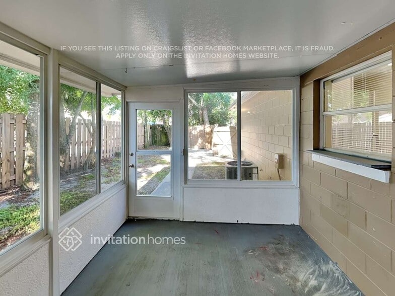 Building Photo - 340 Micanopy Ct