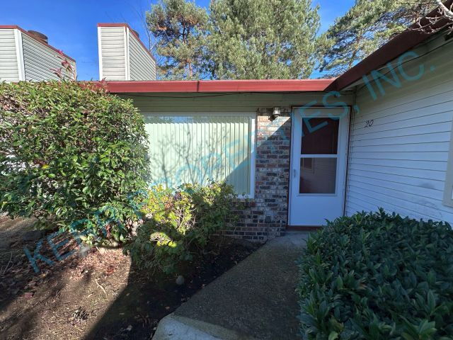 Primary Photo - FREE RENT! Charming 2-Bed Haven in Portland's Heart - Your Urban Retreat Awaits!