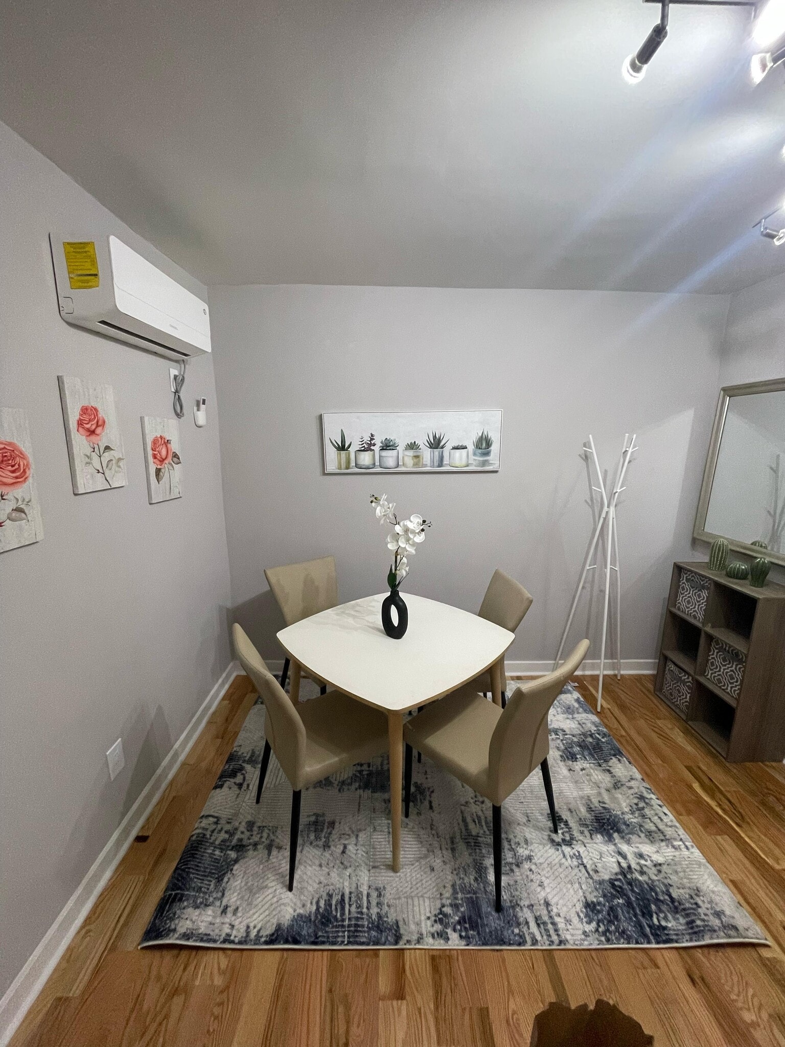 Building Photo - 1635 Lecount St