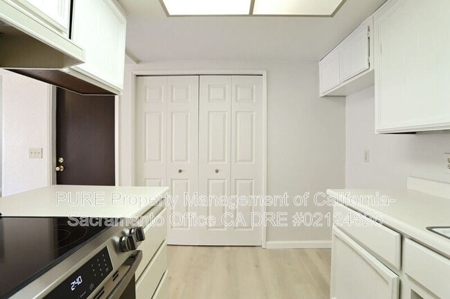 Building Photo - 7423 Willowcreek Dr