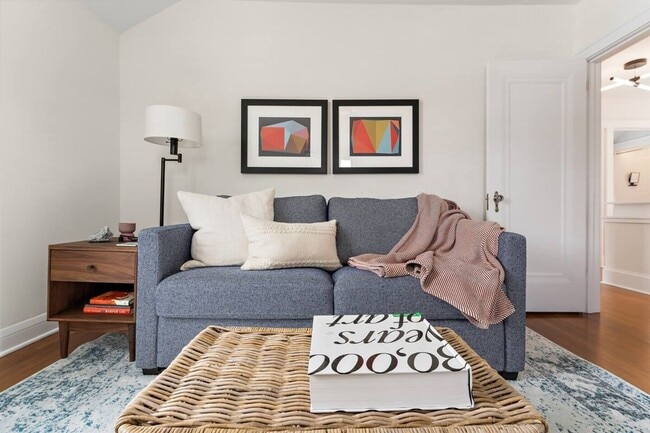Building Photo - Fully Furnished Luxury Home – Just 3 Block...