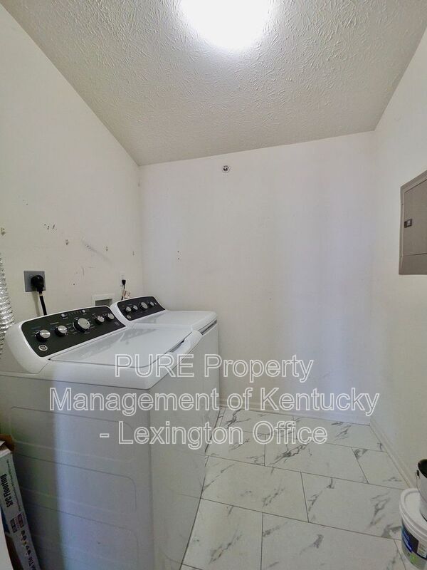 Building Photo - 2312 Remington Wy