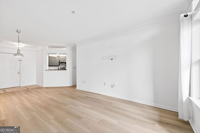 Building Photo - 3334 Peachtree Rd NE