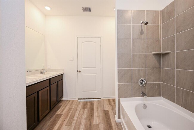 Building Photo - 16822 Paintbrush Holw Ln