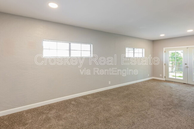 Building Photo - 929 Jensen Cir