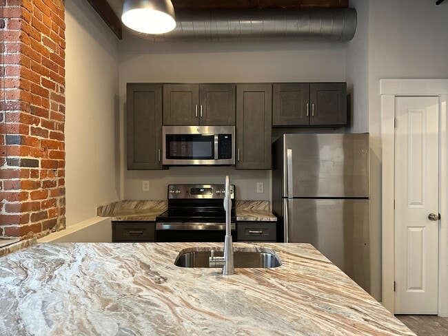 Building Photo - Torrey Factory Lofts
