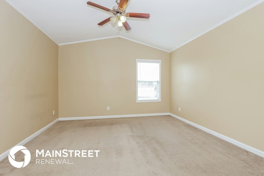 Building Photo - 701 Comanche Ct