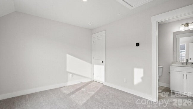 Building Photo - 2025 Clarksdale Dr