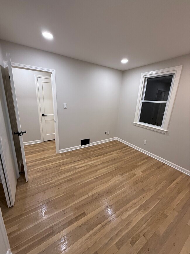 Building Photo - 9809 Montauk Ave