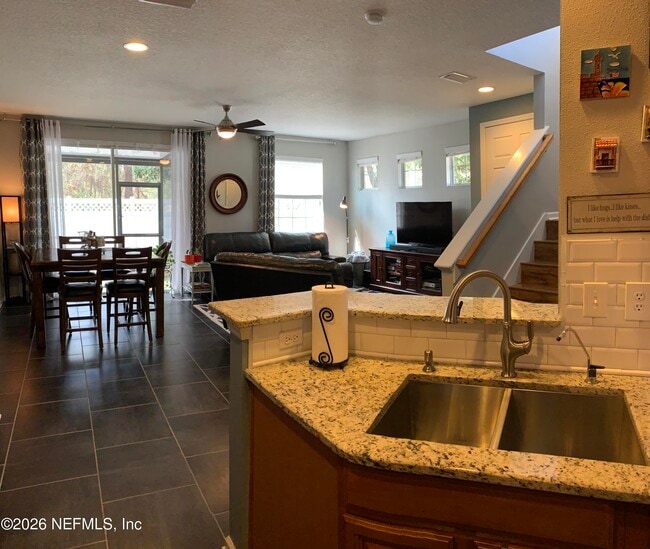 Building Photo - 3740 Creswick Cir