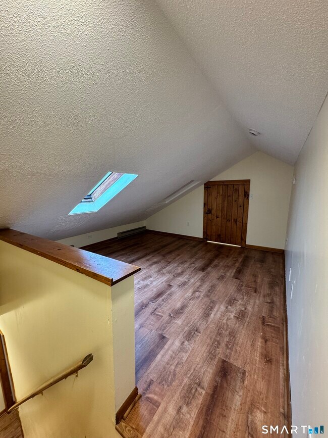 Building Photo - 49 Ledyard Ave