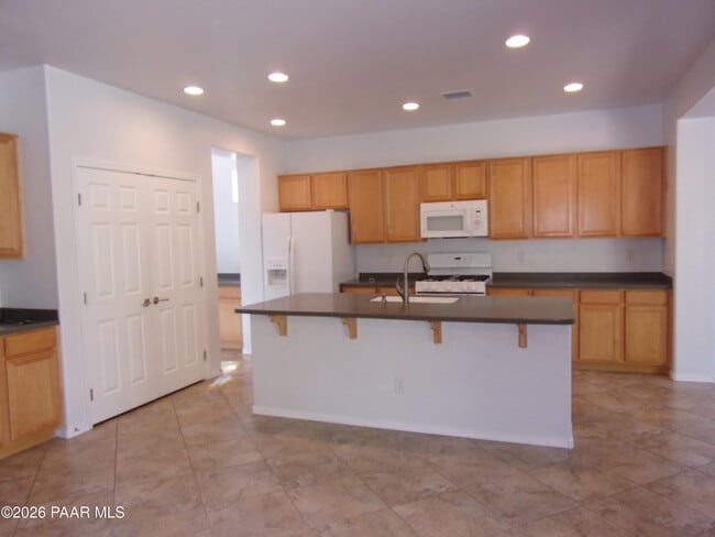 Building Photo - 7239 Barefoot Ln