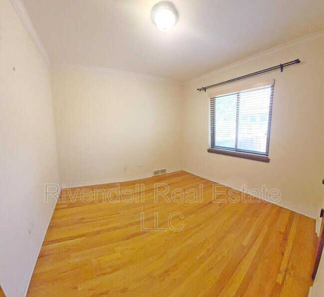 Building Photo - 1424 N Locust St