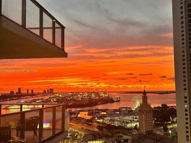 Building Photo - 851 NE 1st Ave