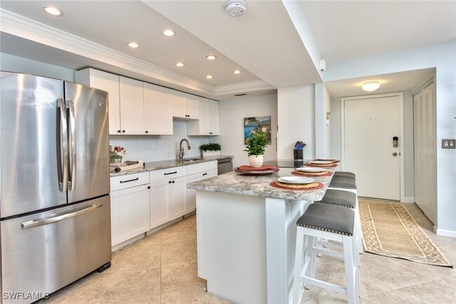 Building Photo - 3655 Boca Ciega Dr