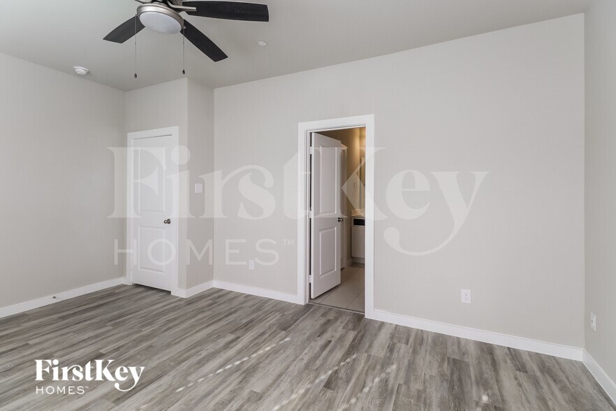 Building Photo - 332 Niki Dr