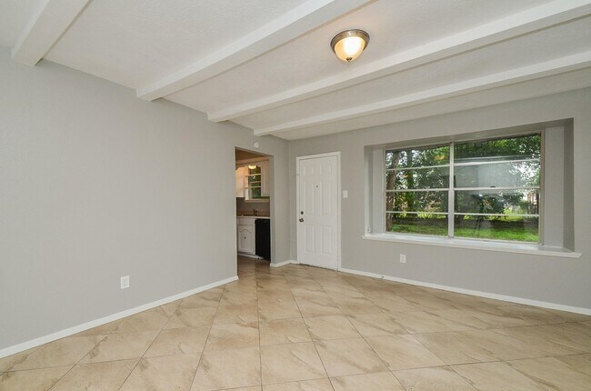 Building Photo - 4522 Donalbain Dr