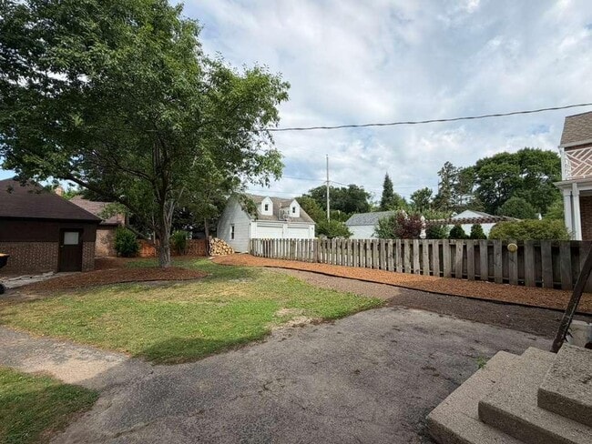 Building Photo - 2323 N 81st St