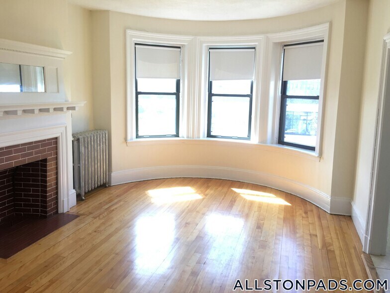 Building Photo - 25 Brighton Ave