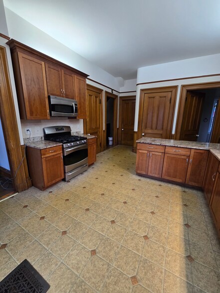 Building Photo - 281 Pembroke St