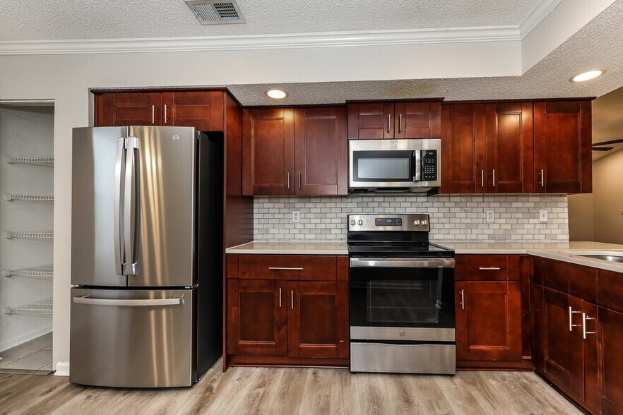 Building Photo - 7862 Aquarius Cir S