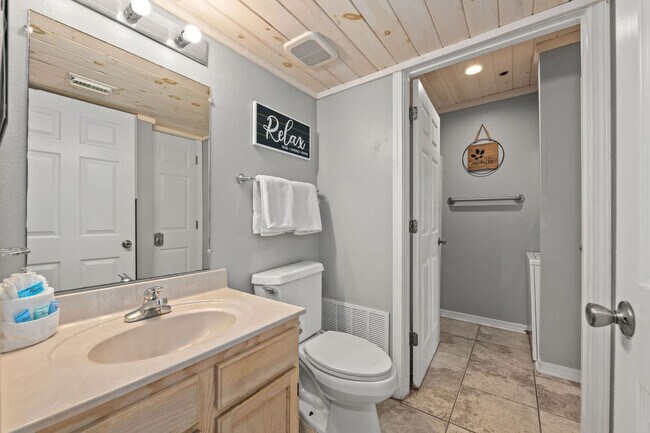 Building Photo - 3290 Scenic Hwy 98