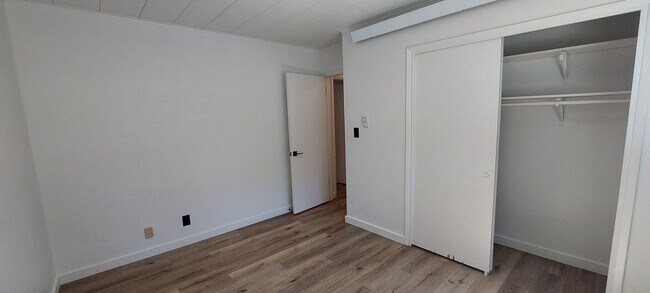 Building Photo - Lovely Apartment in Sehome