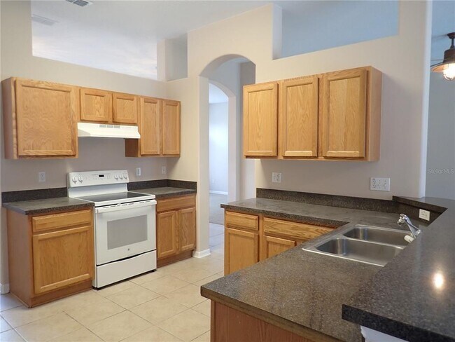Building Photo - 132 Berkshire Ln