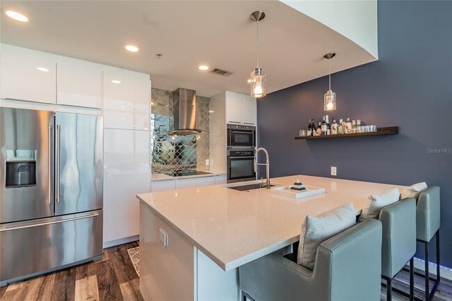 Building Photo - 777 N Ashley Dr