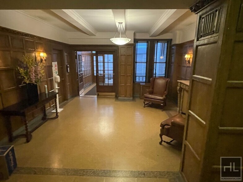 Building Photo - EAST 10 STREET