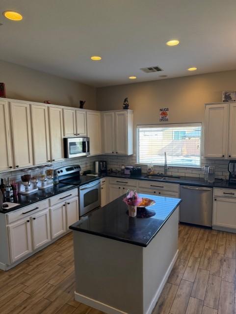 Building Photo - 37262 W Oliveto Ave