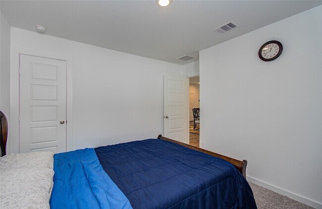 Building Photo - 8611 Shumard Oak Dr