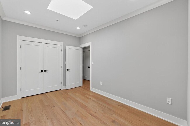 Building Photo - 1329 Irving St NW