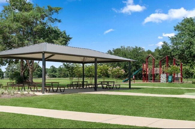 Building Photo - 18227 Dahlia Dale Dr