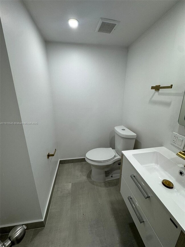 Building Photo - 20860 San Simeon Way