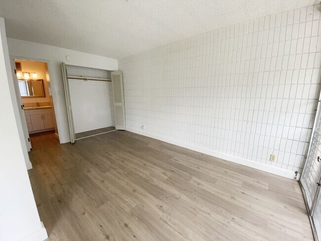 Building Photo - 827 Kinau St
