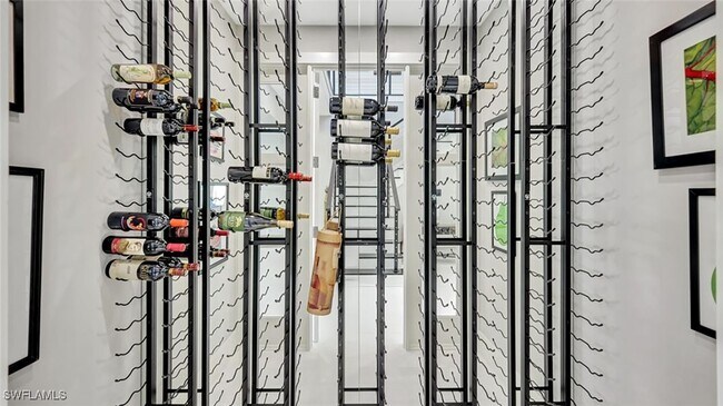 Building Photo - 739 5th Ave N