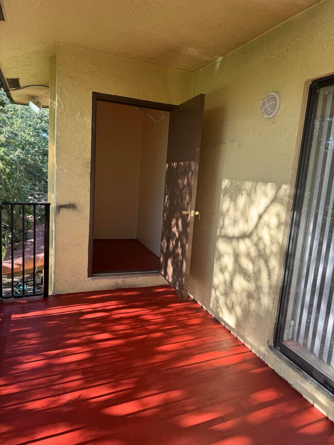 Building Photo - 11406 NW 45th St