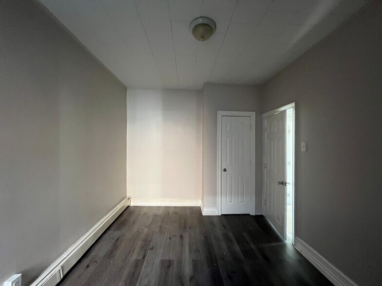 Building Photo - 67 W 53rd St