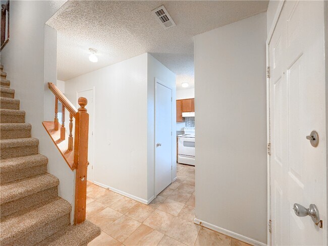 Building Photo - 4114 N Sunflower Cir