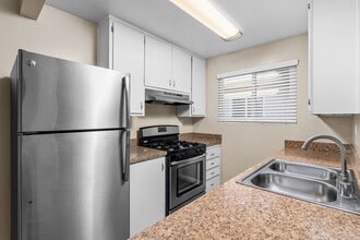 Building Photo - Menlo Pointe