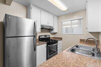 Building Photo - Menlo Pointe